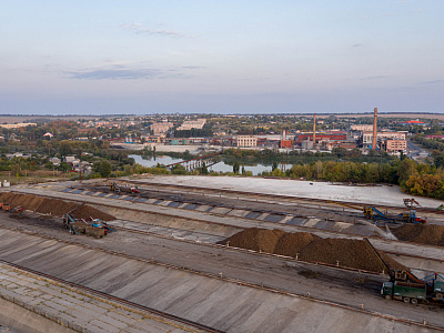 Вид на Дмитротарановский сахарный завод со свеклопункта, фото 13/09/2019